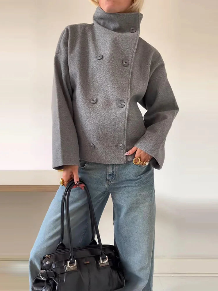 Płaszcz z mieszanki wełny z wysokim kołnierzem – ponadczasowa elegancja - ModaEkspert.pl