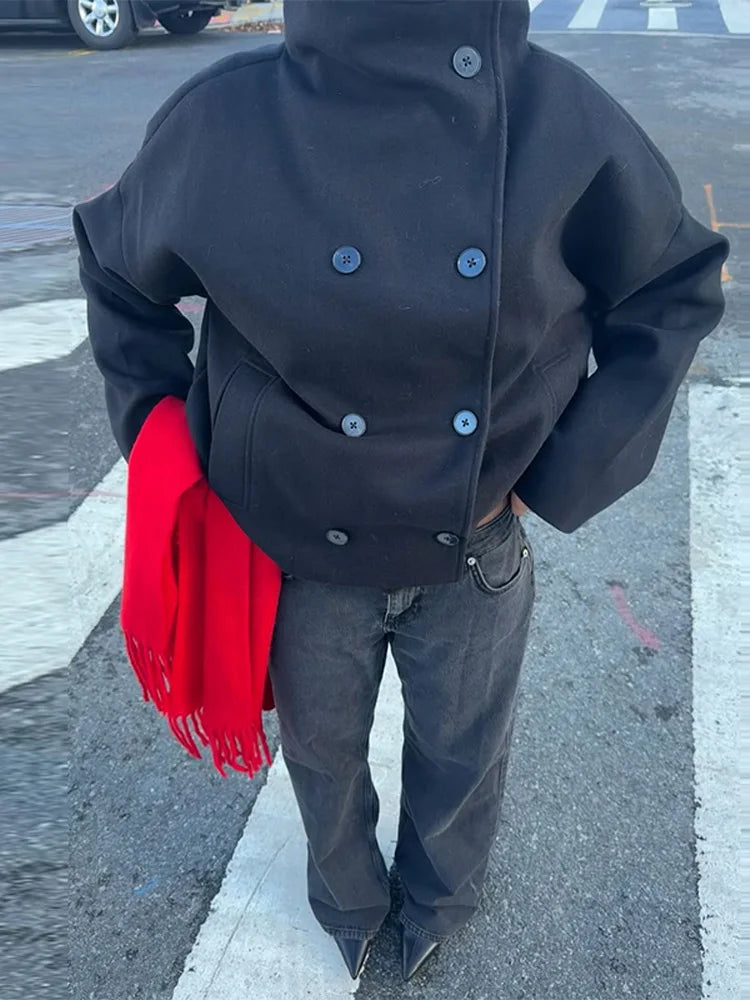 Płaszcz z mieszanki wełny z wysokim kołnierzem – ponadczasowa elegancja - ModaEkspert.pl